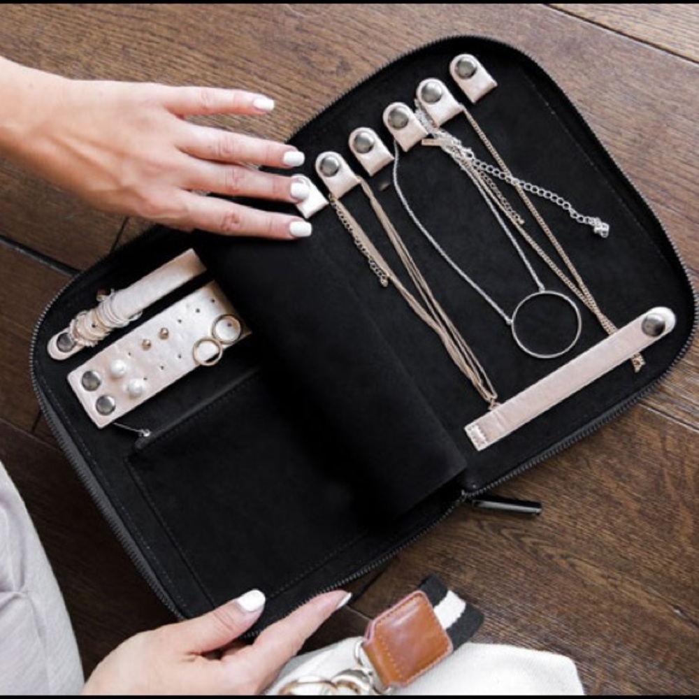 Jewelry organizer portfolio